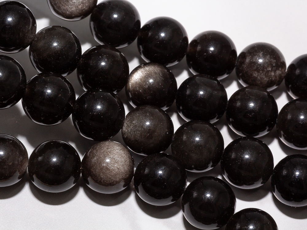 Нить бусин из обсидиана 10,5мм