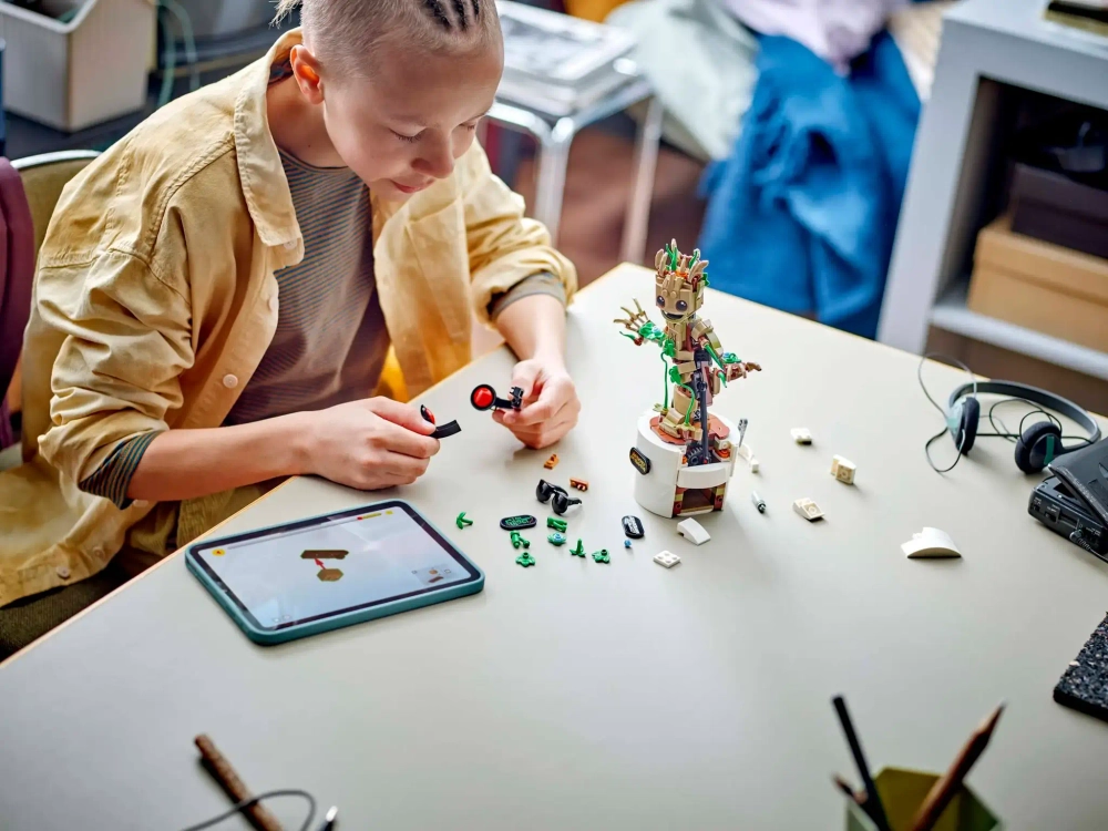 Конструктор LEGO Marvel 76297 Танцующий Грут