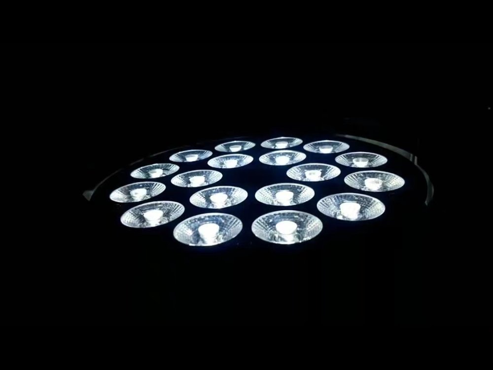 PL-P185B — светодиодный PAR-прожектор 18×15 Вт RGBWA-UV