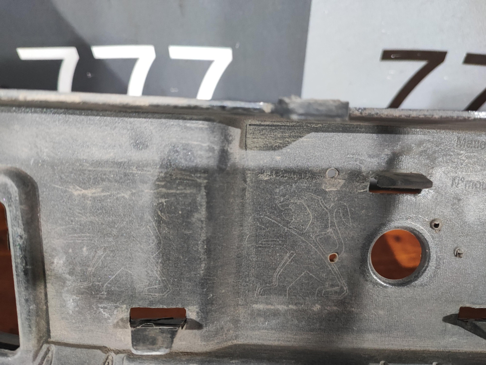 Бампер передний Peugeot 3008 1 13-16 Б/У Оригинал 1611182380