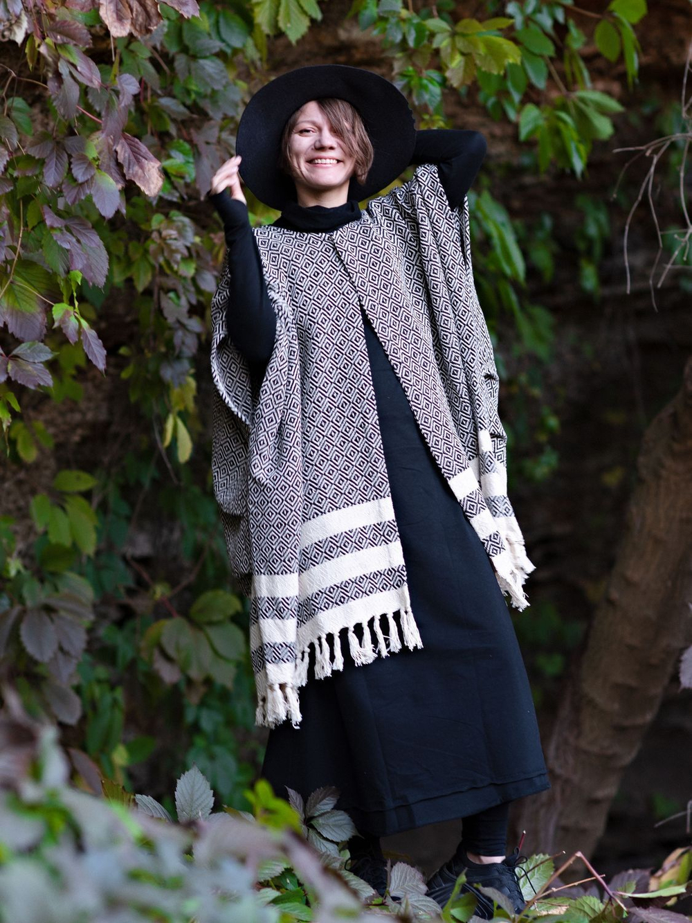 Бохо-накидка из фактурного хлопка (черный с полосами/ромб)