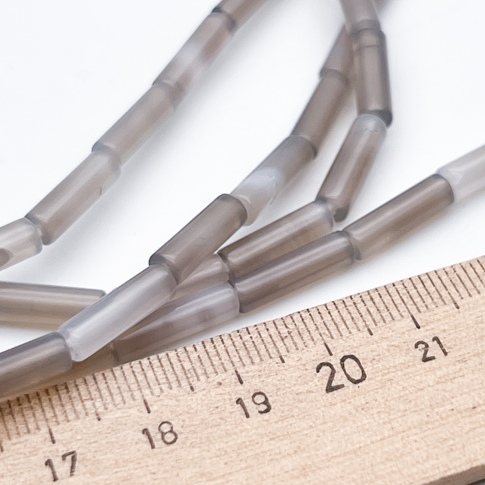 Агат бусины, размер около 13,5*4 мм, цена за 13-14 шт (1/2 нити)