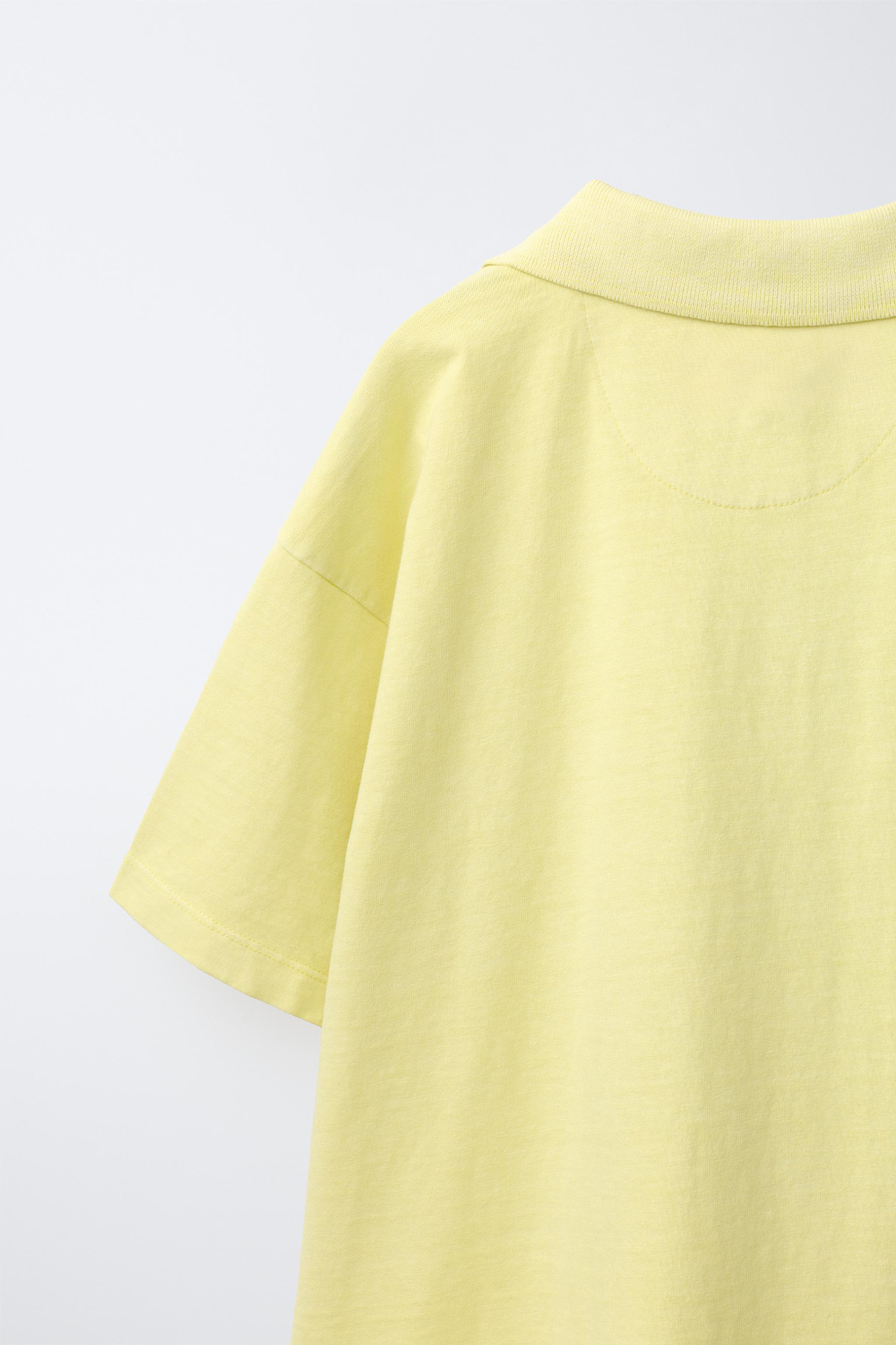 ZARA ПОЛО С ЭФФЕКТОМ ПОТЕРТОСТИ, ЛАЙМОВЫЙ