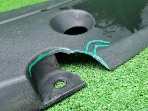 Кожух замка капота Cadillac SRX 2 (2009-2016)