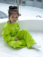 Костюм для девочки на осень