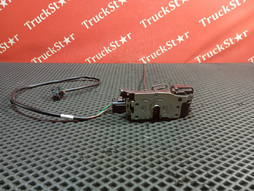 Замок двери левой 2024г.