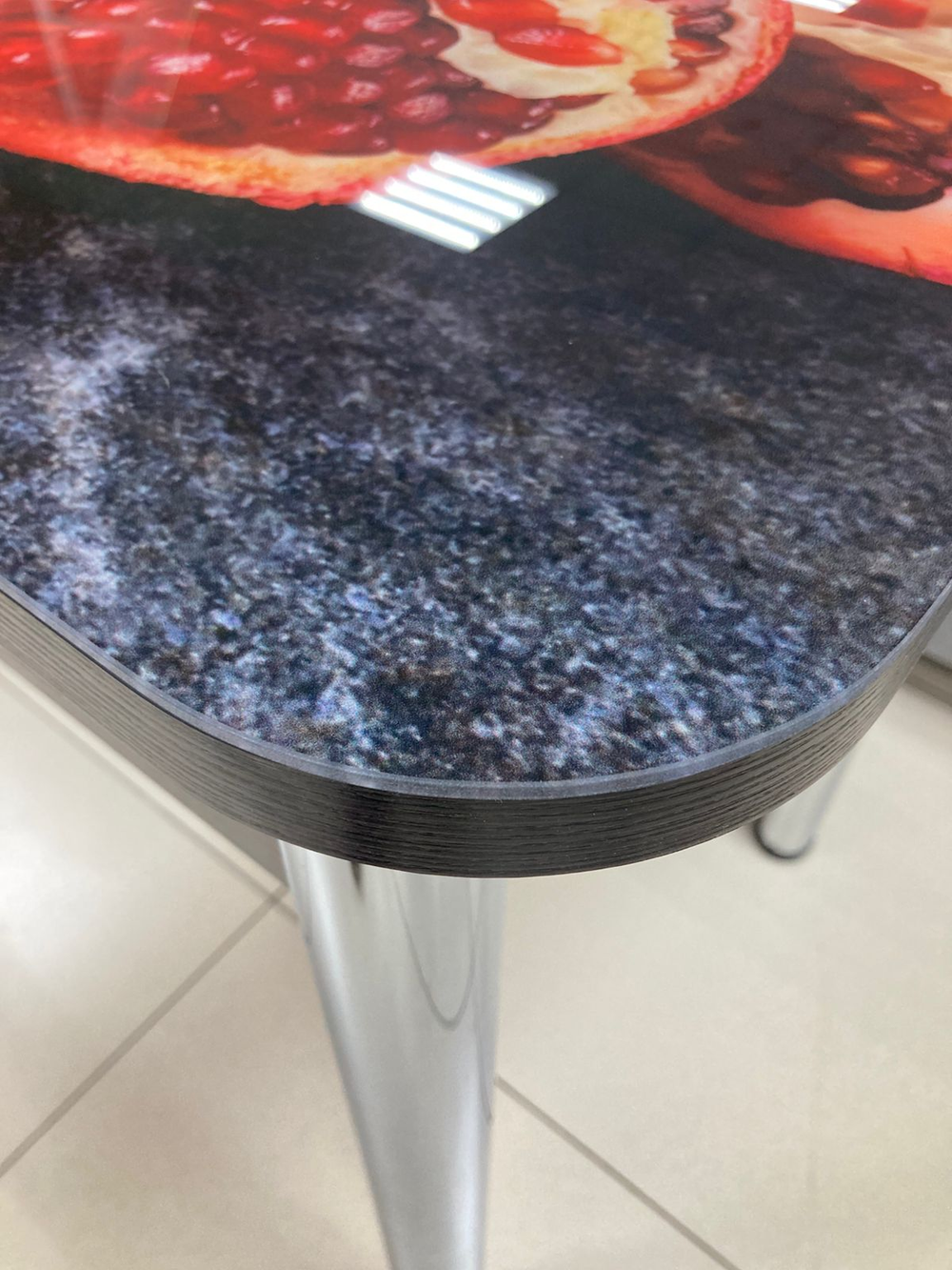 Стол неразд Прямоугольный подстолье прямое хром Царг.пояс венге Ст-ца гранат (венге) ф/п стекло