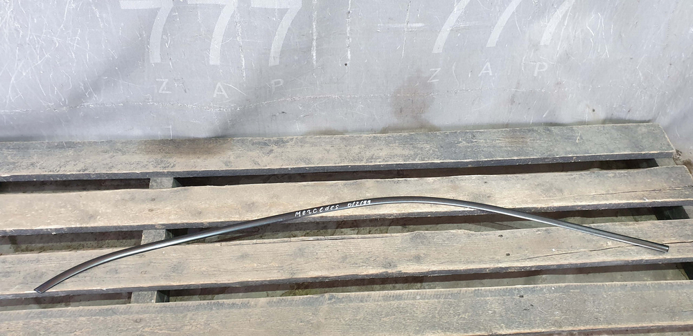 Молдинг двери передней левой Mercedes GLS (X166) 12-19 Б/У Оригинал A1667250182