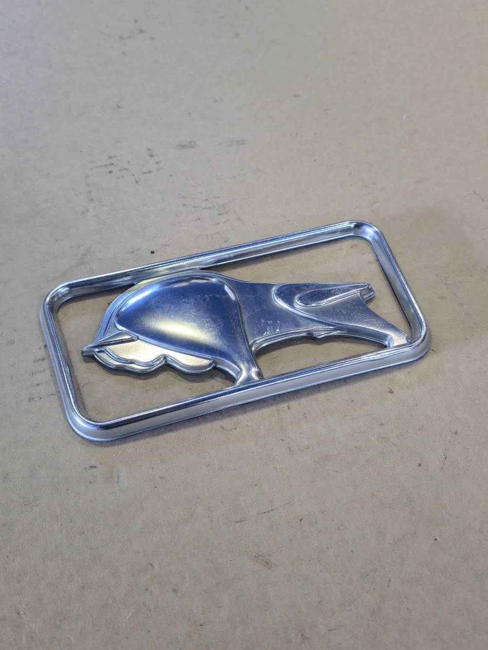 Знак заводской МАЗ облицовки радиатора (Зубр) оао маз