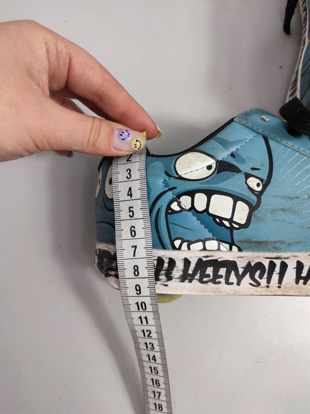 Кроссовки голубые с колесиками 34 размер