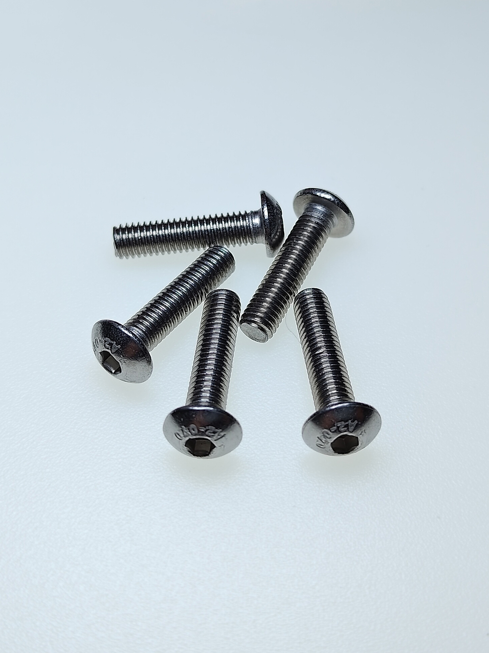 5х20 Винт с полукруг.гол. и внутр.шестигр. нерж. А2-70 ISO 7380 (20 шт.)