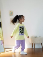 Спортивный костюм для девочки в школу