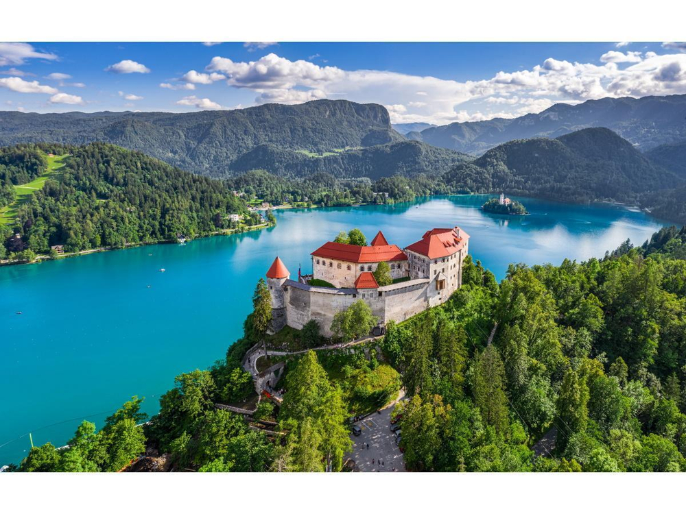 Алмазная мозаика 30х40см. "Замок на холме" блест. с полн.заполнен.на подрам. (Арт. НД-0546)