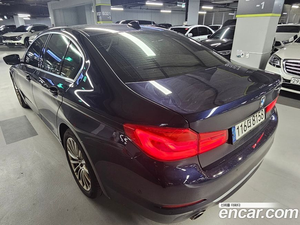 BMW 5 Series (G30) 520i Luxury (08.2020)