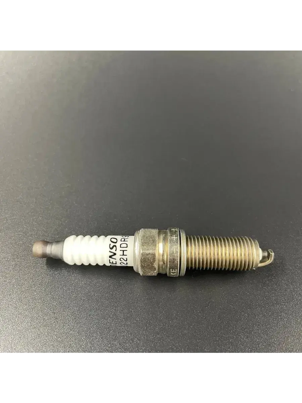 Cвеча XU22HDR9 (1643 LKR7E)