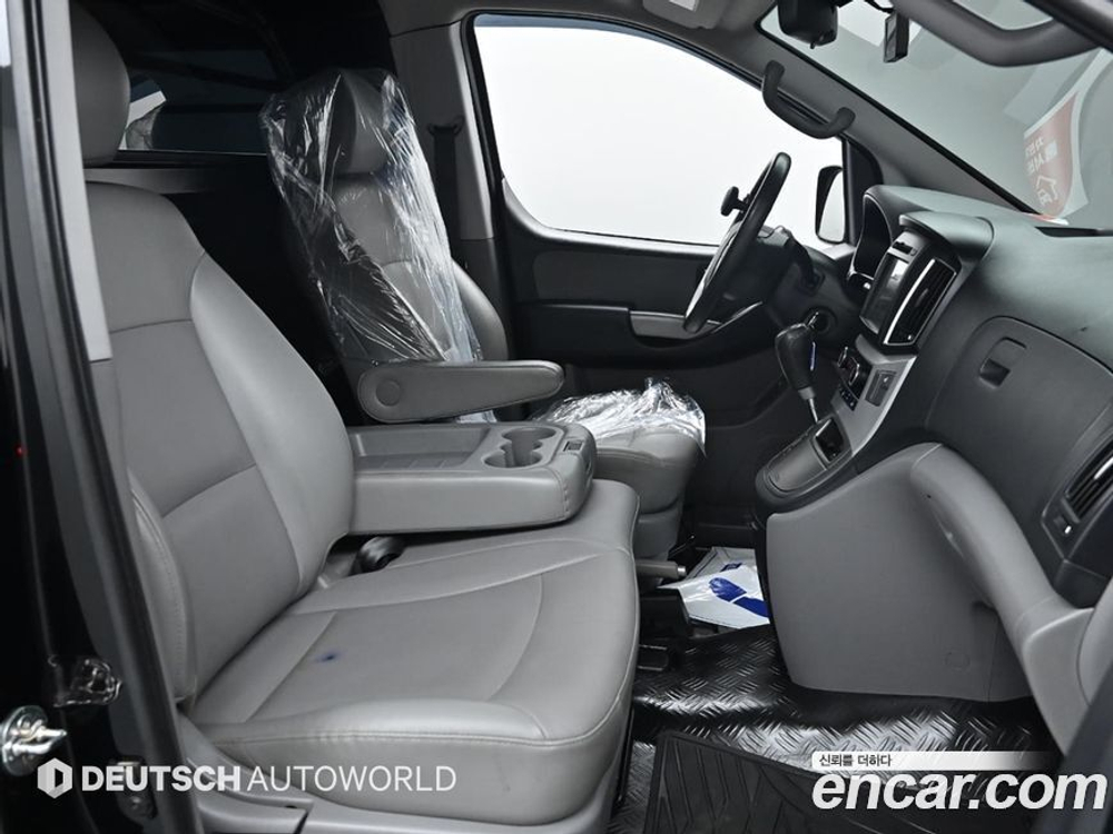 Hyundai The New Grand Starex Van 3-х местный (09.2019)