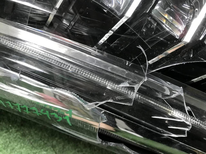 Битая Фара правая Cadillac Escalade 4 (14-20) LED