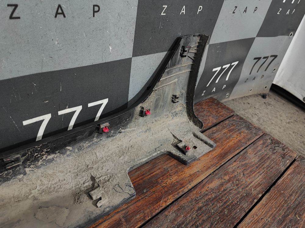 Накладка порога правого Kia Rio 4 X-Line 17-нв Б/У Оригинал 87752H0500