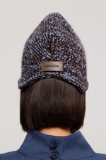 Вязаная шапка-шлем