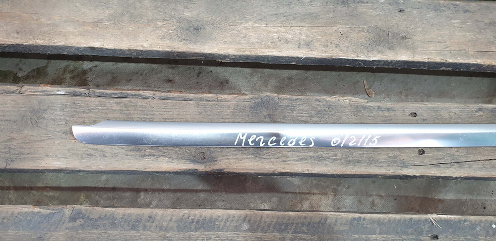 Накладка стекла заднего правого Mercedes GLC (X253) 15-нв Б/У Оригинал A2536700222