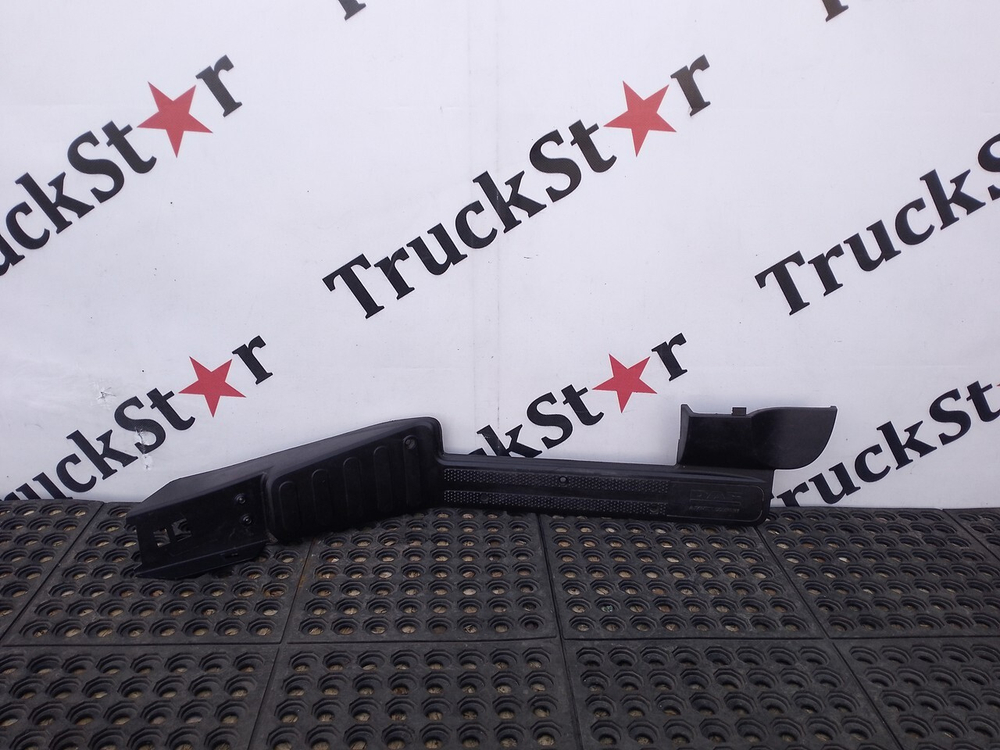 Накладка порога левого 2018г