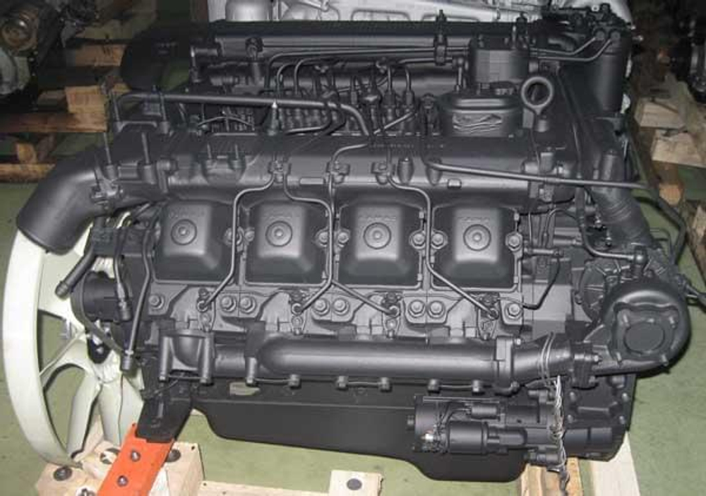 Двигатель КамАЗ 740.62 вид слева фото со склада
