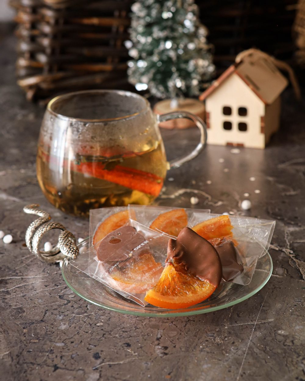 Апельсиновые дольки в шоколаде