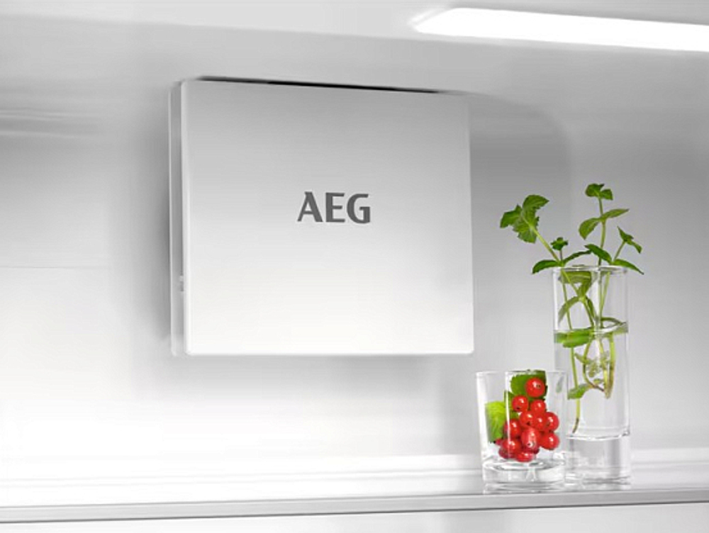 Встраиваемый холодильник AEG TSC7G181ES