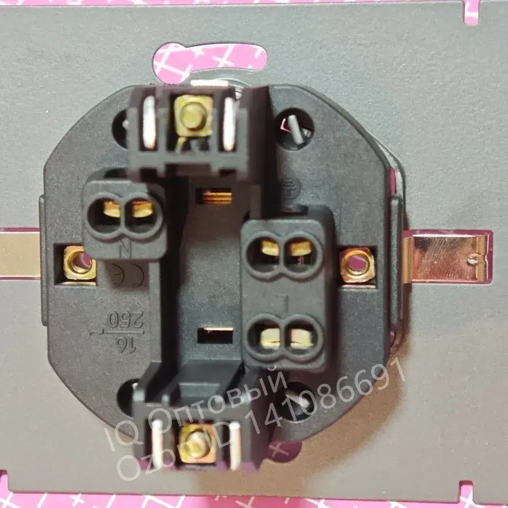 Розетка двойная с рамкой с заземлением встраиваемая 1 шт,черный