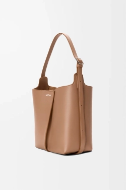 Loewe Средняя сумка-ведро Bilbao из гладкой телячьей кожи, мокко