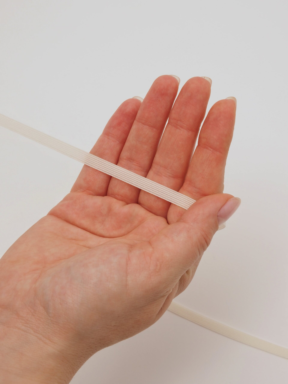 Резинка узкая бельевая шампань ширина 6 мм