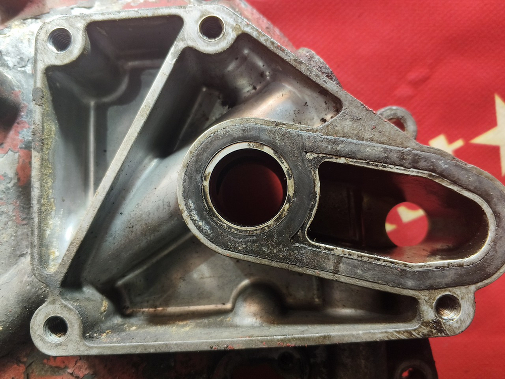 Крышка масляного радиатора