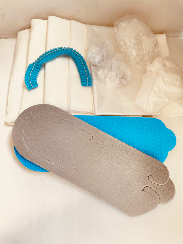 Комплект для талассотерапии женский одноразовый с тапочками