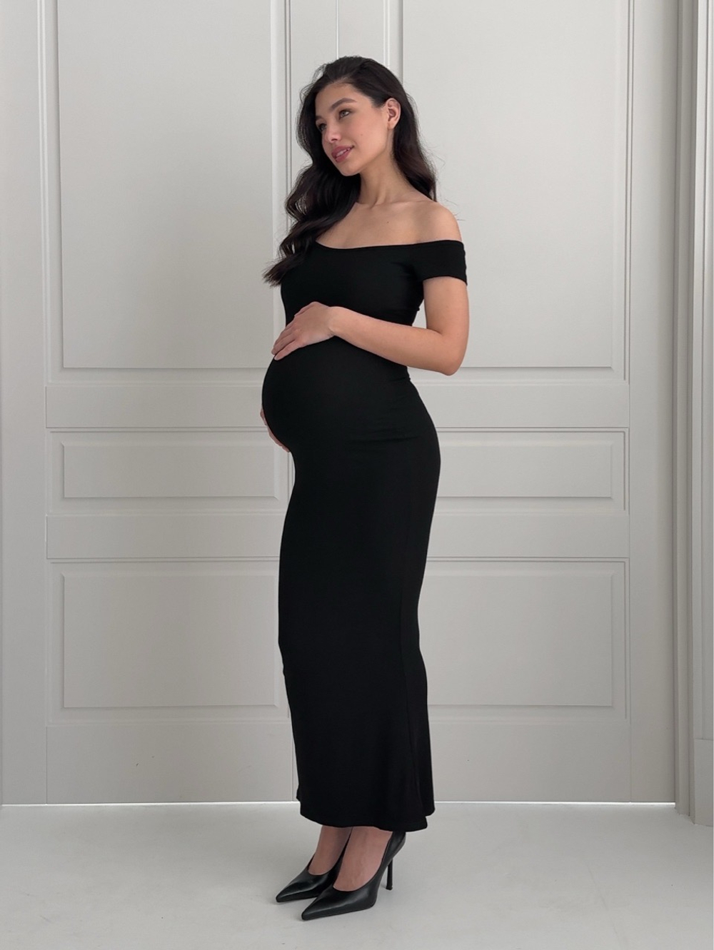 Платье трикотажное, без рукавов, с круглым горлом