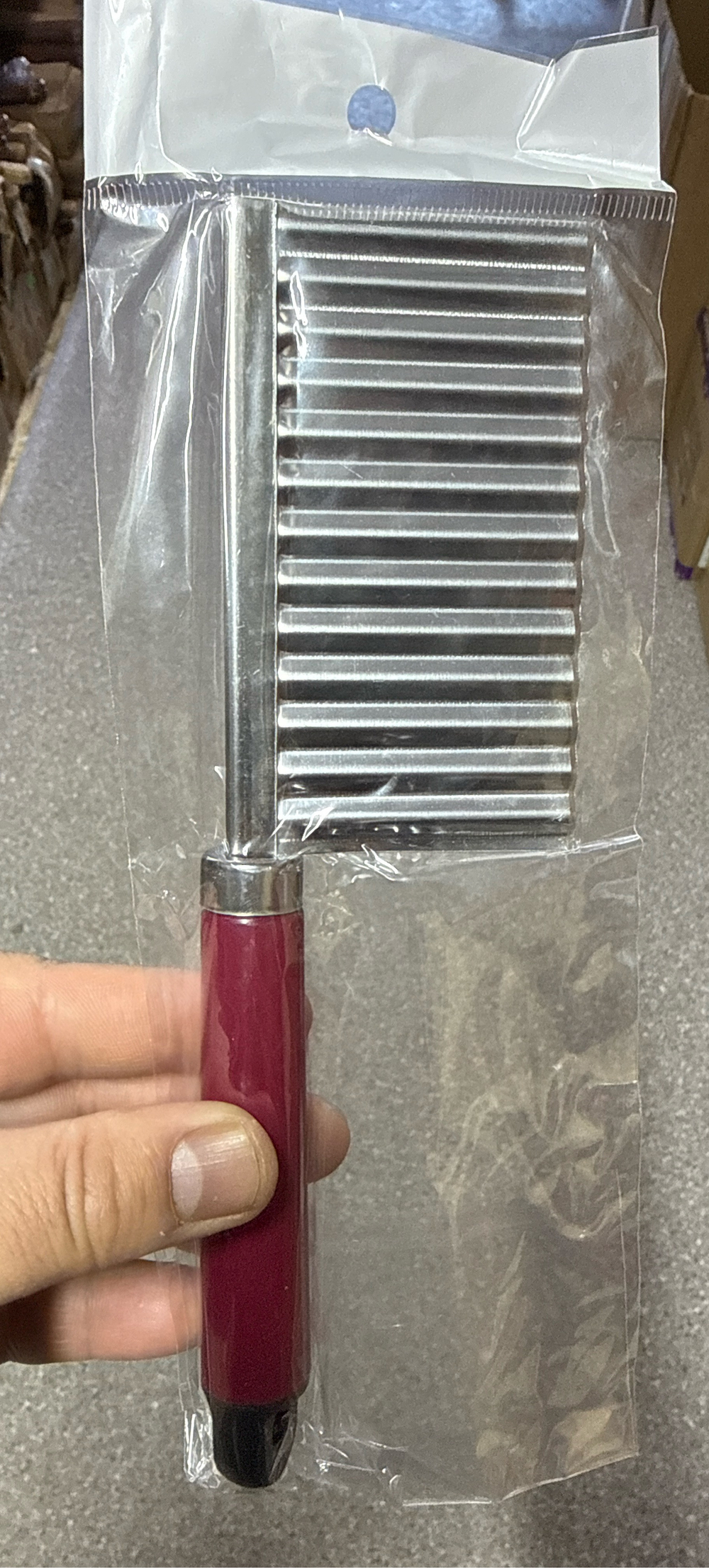 Нож рефленый картошка бордовая ручка