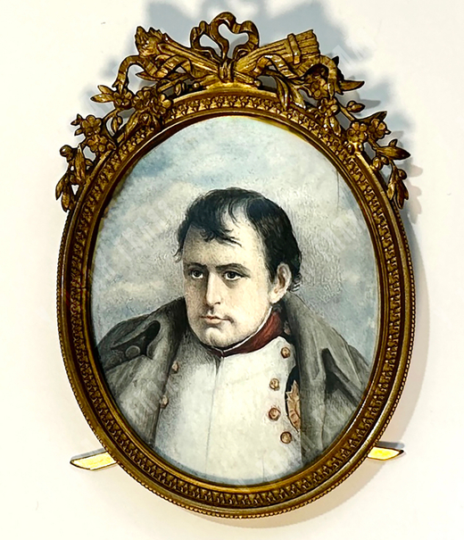 Н/х. Портрет Наполеона Бонапарта. Миниатюра на кости в раме. Кость, акварель. Франция, сер. XIX в.