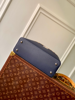 Louis Vuitton Capucines MM