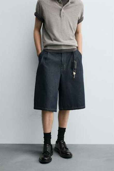 ZARA ДЖИНСОВЫЕ ШОРТЫ RELAXED FIT СО СКЛАДКАМИ, СИНИЙ