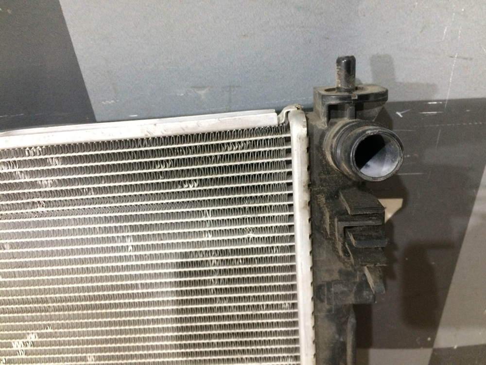 Радиатор двигателя (ДВС) основной Toyota RAV4 V (XA50) 18-нв Б/У Оригинал 1220500230