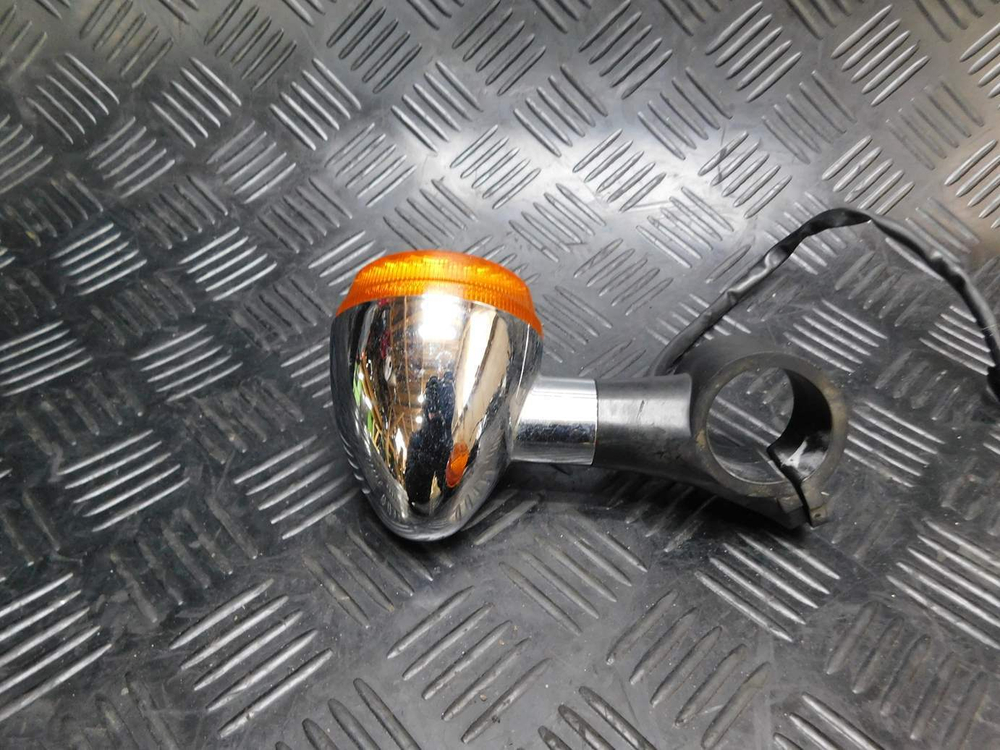 Поворотники передние Honda Shadow VT400S NC46