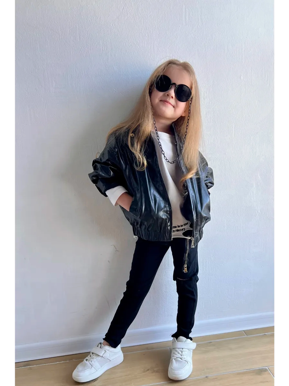 Бомбер из экокожи оверсайз