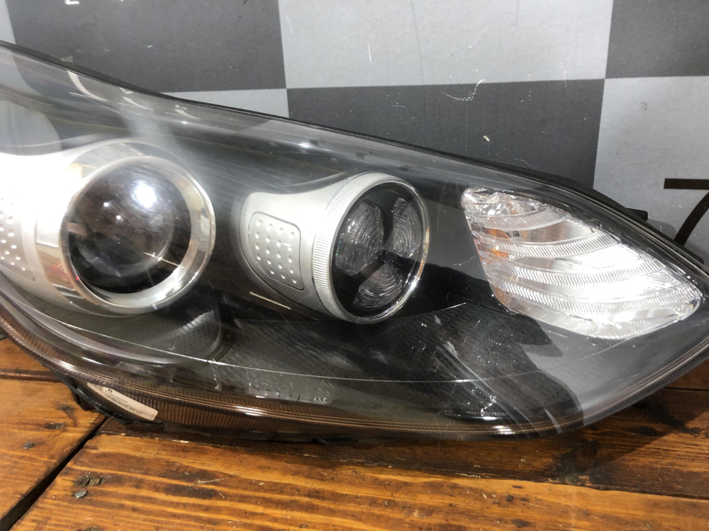 Фара правая галоген Kia Sportage 4 (QL) 16-18 Б/У Оригинал 92102F1010