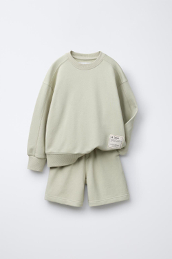 ZARA КОМПЛЕКТ ИЗ ТОЛСТОВКИ ШОРТОВ-БЕРМУДОВ ИЗ МЯГКОЙ ТКАНИ, ОЛИВКОВЫЙ