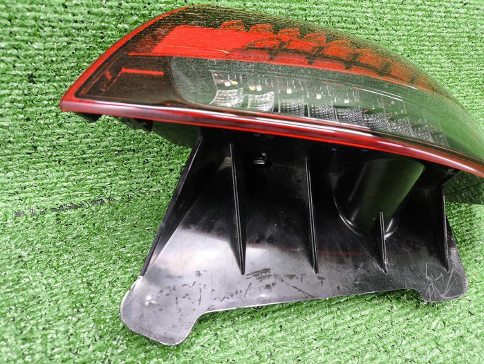 Фонарь правый внешний Mercedes E W213 (2020-2023)