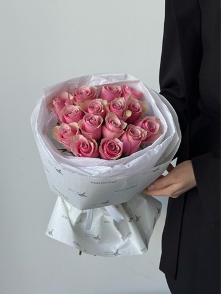 Букет 15 роз в розовом оттенке