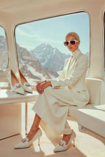 Женские туфли кожаные белые с пряжкой у носка