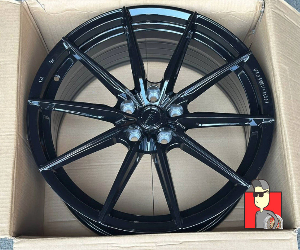 Комплект дисков Wheelforce Design XF005 19x8.5/9.5 et35/38 5x114.3