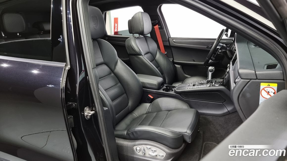 Porsche Macan 2.0 (03.2021)