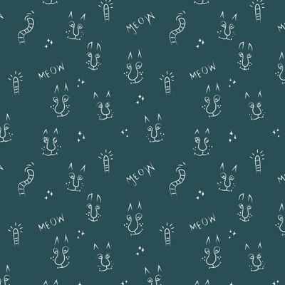 Мордочки котов на морском фоне