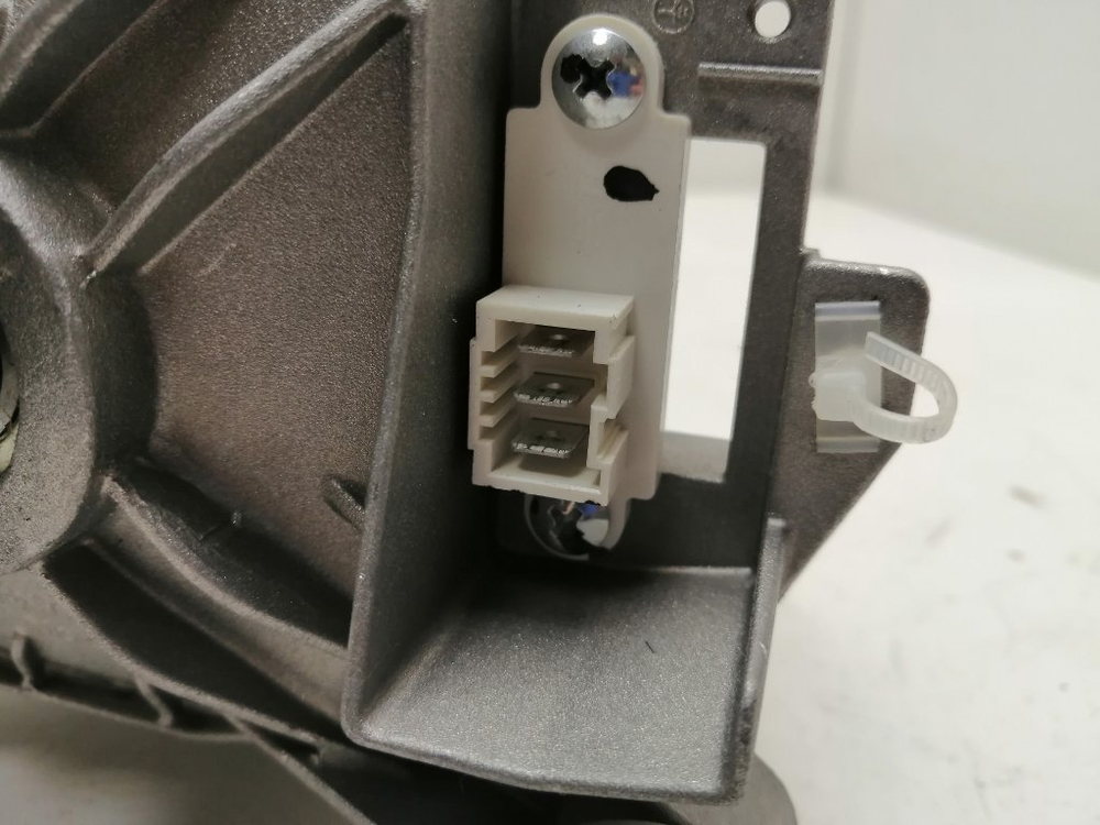 HWD80-BP14979 кт108 Двигатель для стиральной машины Haier HWD80-BP14979 б/у